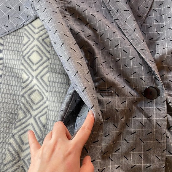 Vintage Diamond's Run Geometric Print Grayscale Lightweight Blazer Shacket - Picture 4 of 12